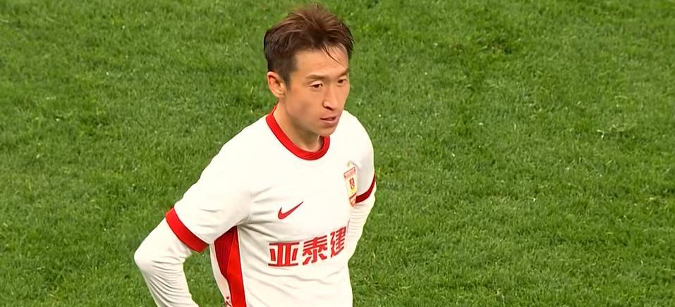 摔跤大奖赛焦点战：滇池天狼队大胜齐鲁白虎队，外线火力全开。豪门底蕴再次显现的简单介绍