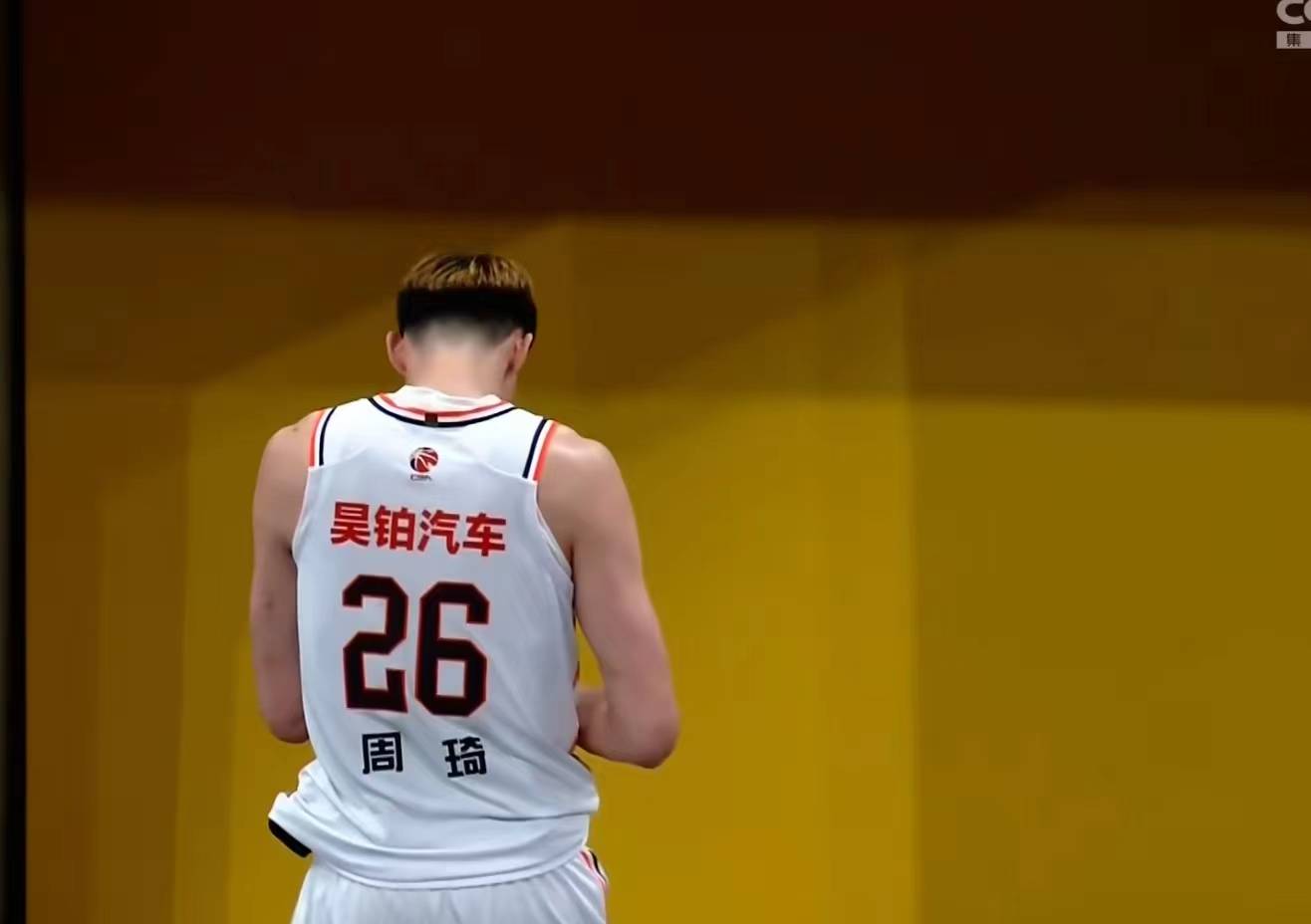 新疆广汇训练开放日，官宣日外线爆发引观众欢呼，CBA常规赛在即，年轻球员获得机会的简单介绍-开云体育平台