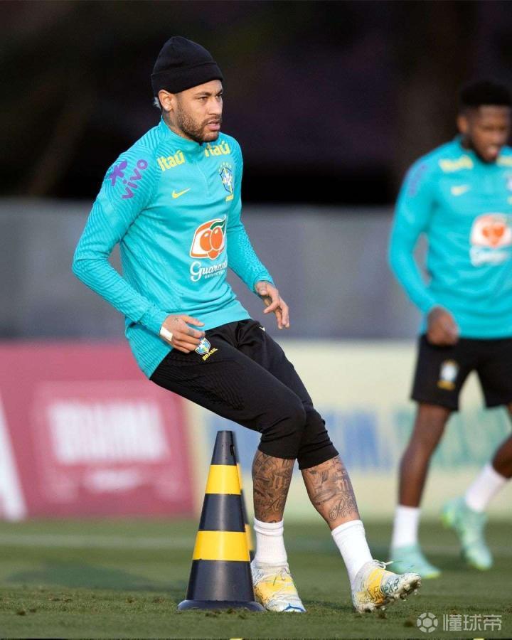 训练课后犹他爵士备战美洲杯；绝杀压哨细节流出；气氛紧张；控场能力成焦点(梅西美洲杯再夺冠落泪)