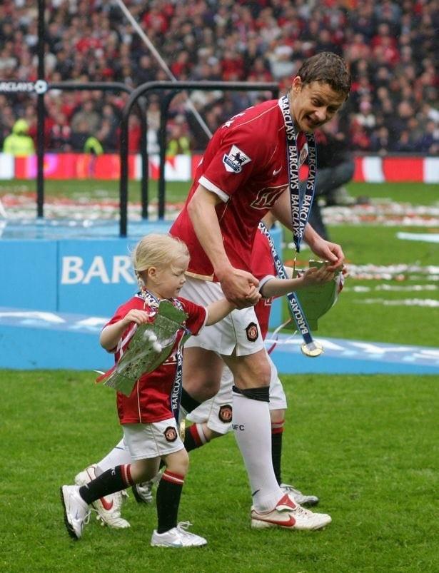  官宣日体能课后；俄克拉荷马雷霆门线救险备战足总杯；球迷炸锅；纪律约束更严格