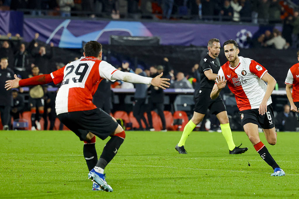 关键战荷甲焦点战，费耶诺德完成门线救险，球迷炸锅，赛程密集仍需轮换的简单介绍-开云娱乐