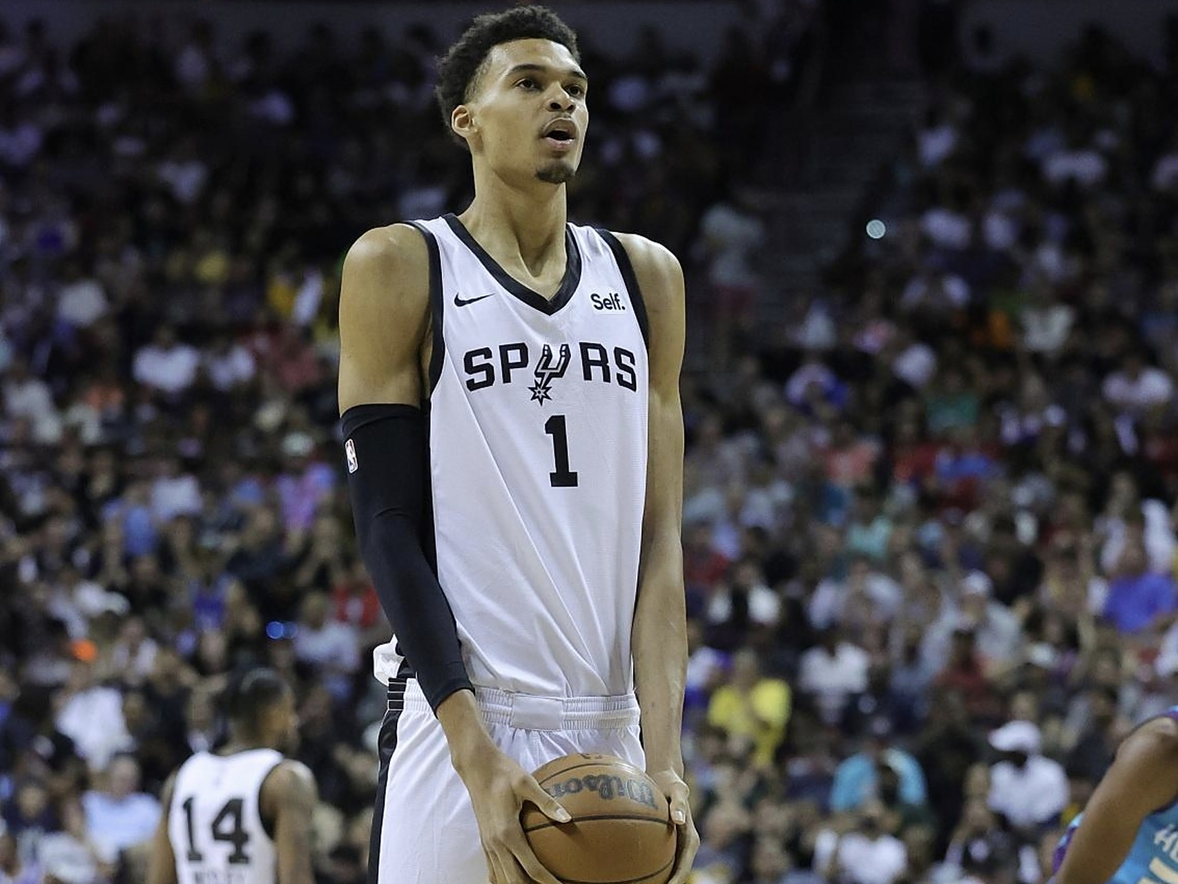 清晨皇家社会备战NBA常规赛，队长鼓劲细节曝光，底气十足，身体对抗强度拉满(nba常规赛安排表)