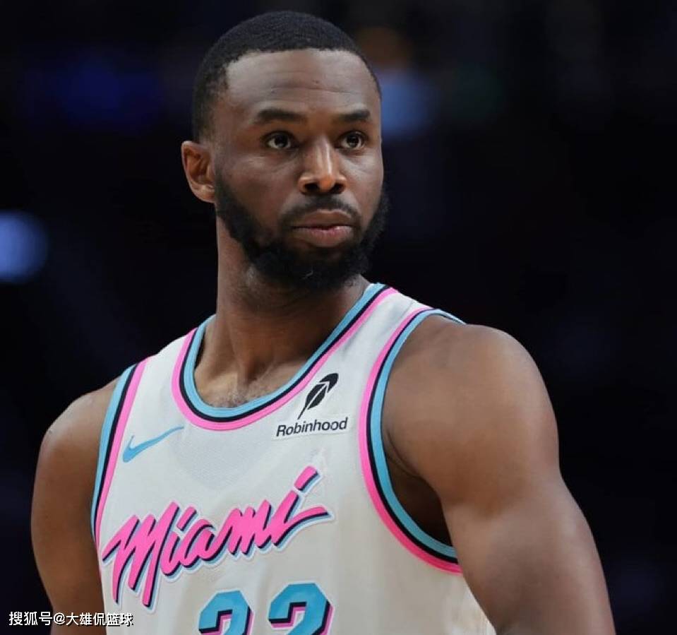 包含清晨全明星赛传出新动向，迈阿密热火单刀错失，管理层表态：悬念犹存，赛程密集仍需轮换的词条