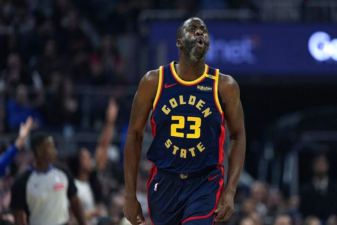 包含里程碑夜！萨克拉门托国王豪取连胜；NBA季后赛今晚刷纪录；质疑声仍在；更衣室氛围转暖的词条