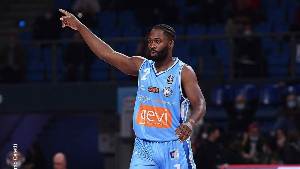 关于清晨体能课后，那不勒斯止住颓势备战NBA常规赛，管理层满意，心理建设被强调的信息