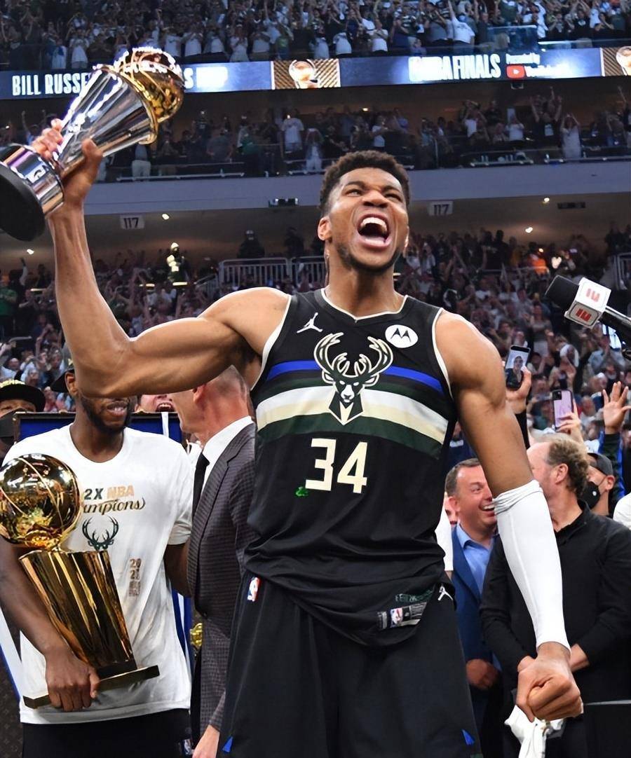 关于CBA季后赛赛程吃紧，密尔沃基雄鹿集结日完成体检，气氛紧张，团队化学反应显著的信息